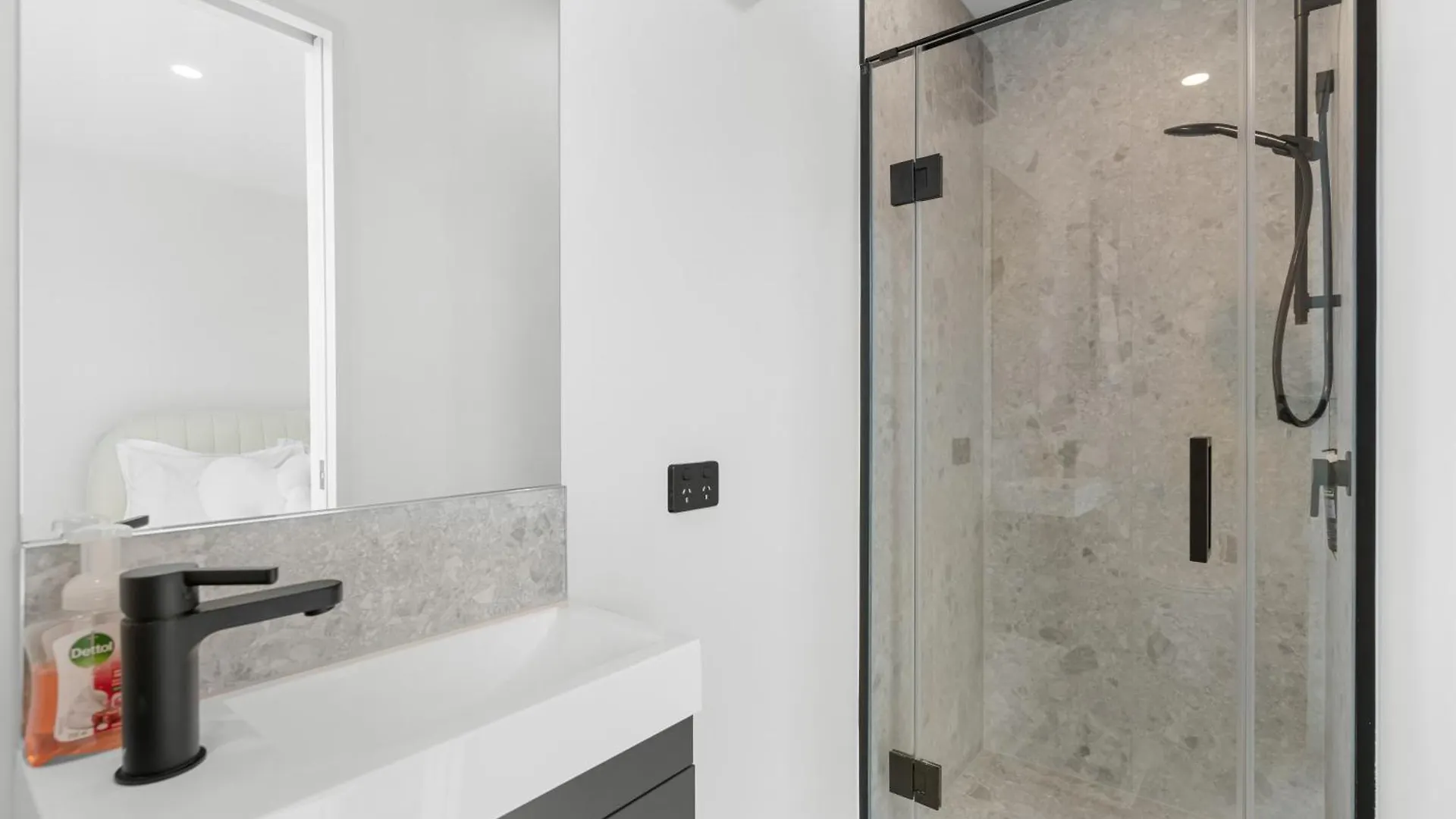 Modern Luxury Suite Near Cbd 3Bed 2Bath Christchurch